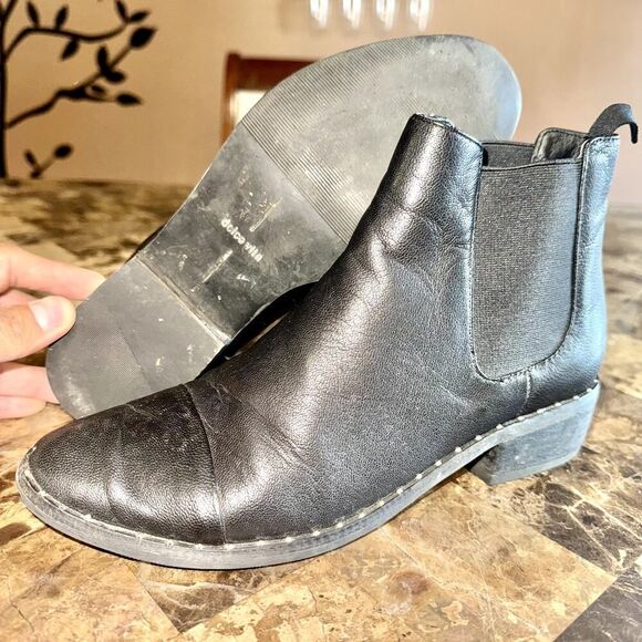 Dolce Vita Black Leather Block Heel Studded Chelsea Boot Booties - Picture 10 of 10